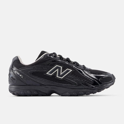 Black With Timberwolf
