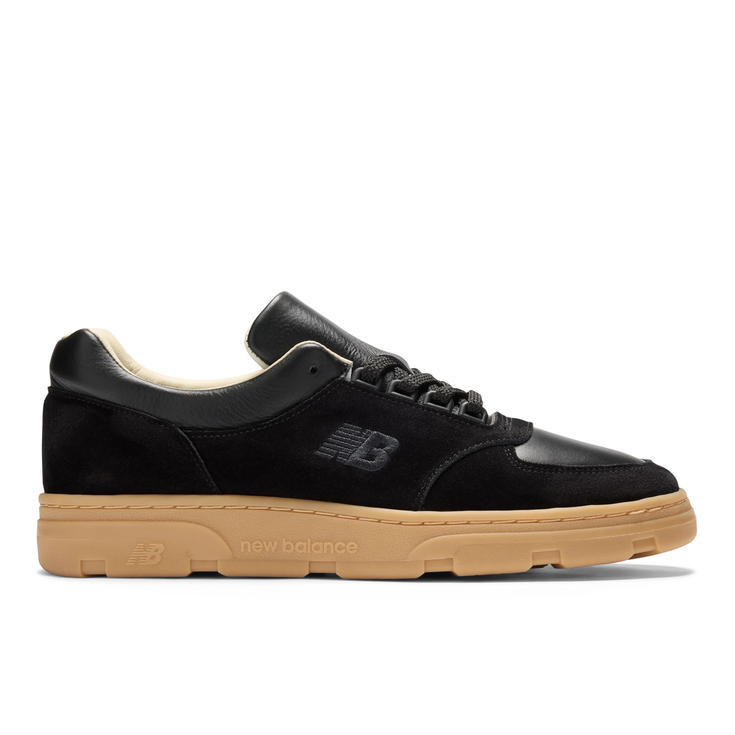 Black With Chipmunk And Gum 090