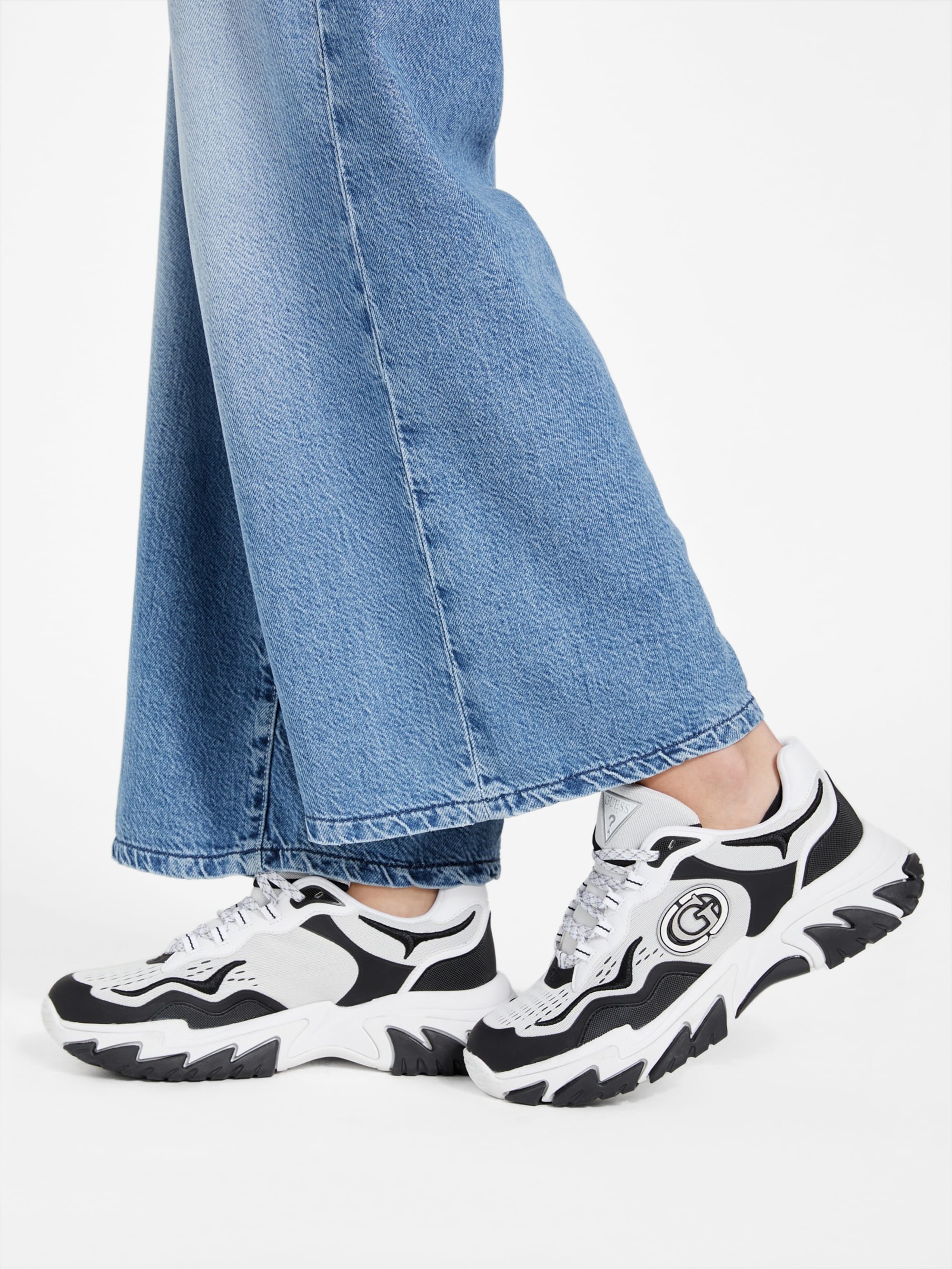 Black 001
