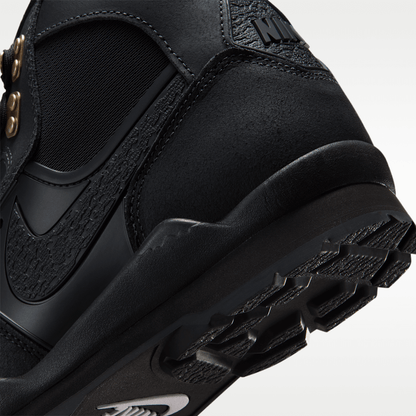 Black/Metallic Gold/White/Black