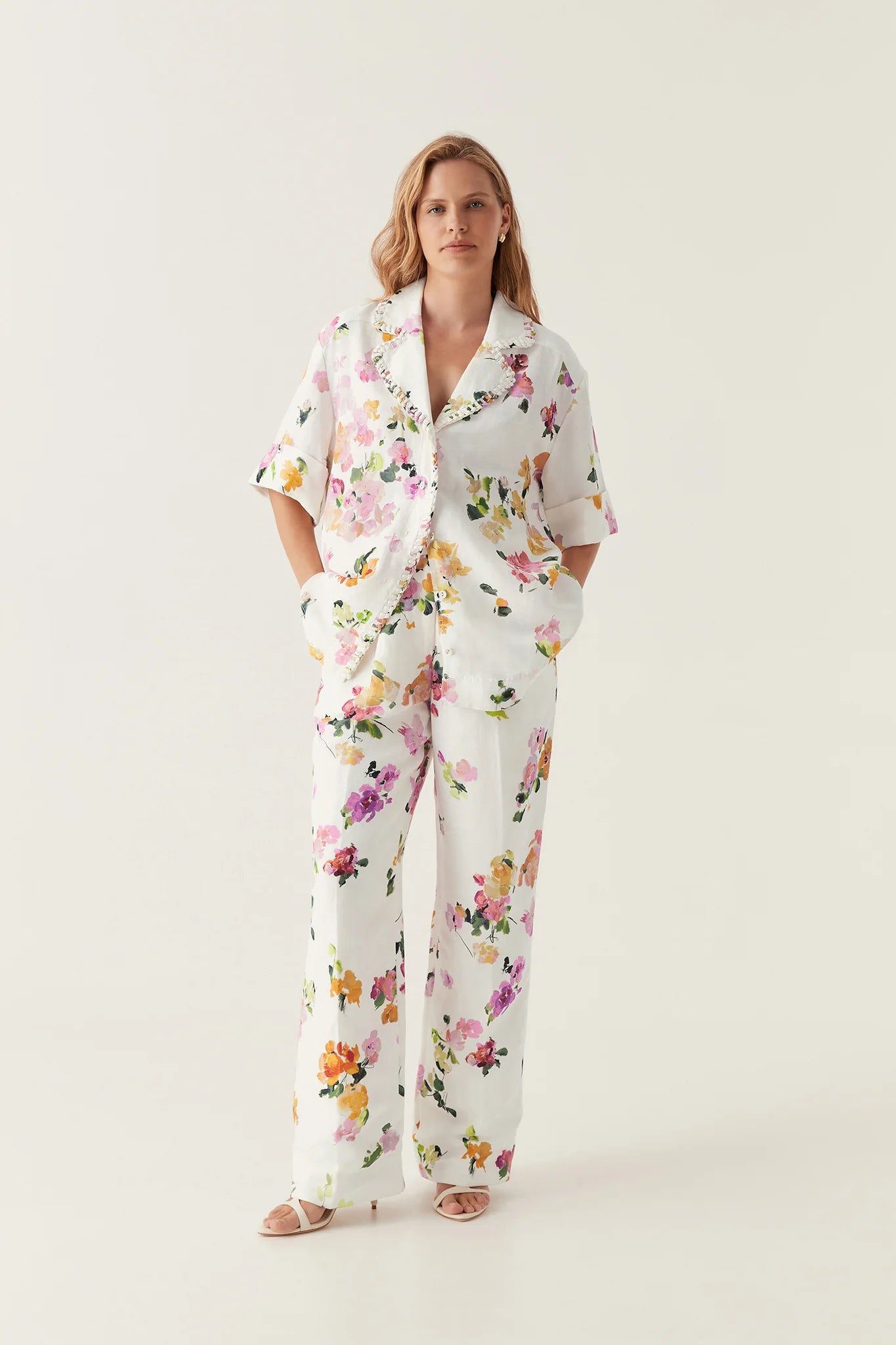 SCATTERED FLORAL
