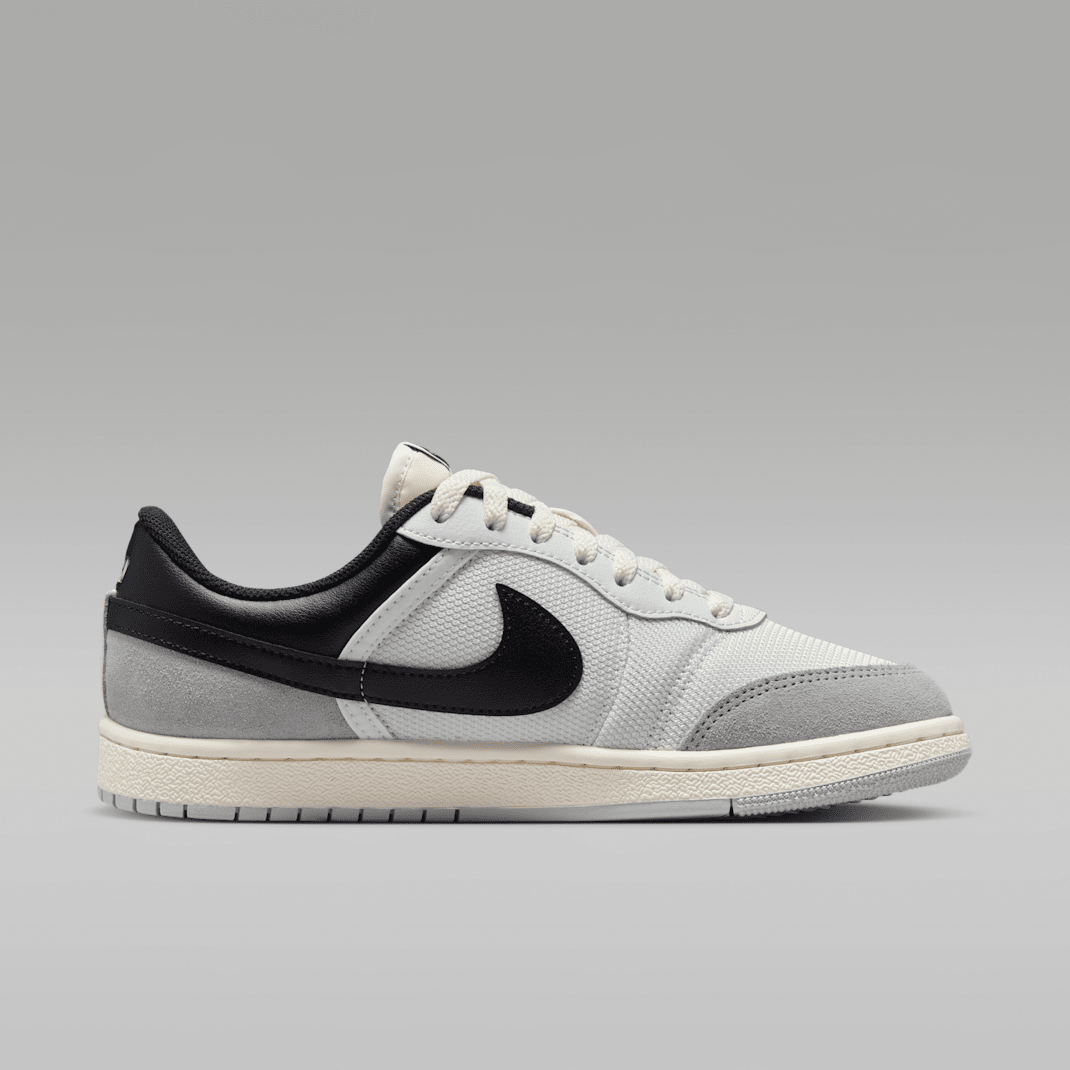Summit White/Light Smoke Grey/Sail/Black