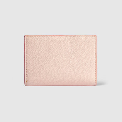 piel rosa y amarilla