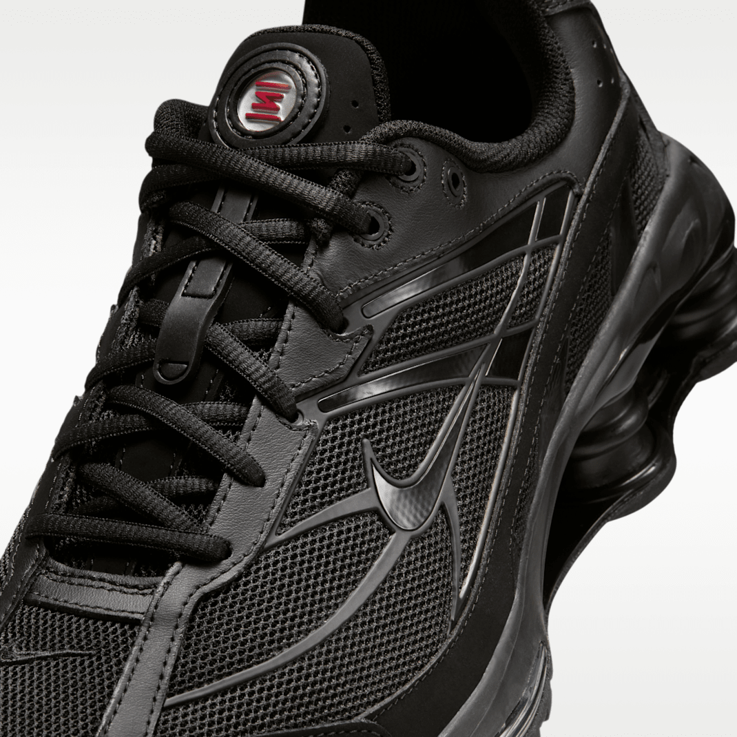 Black/Black/Black