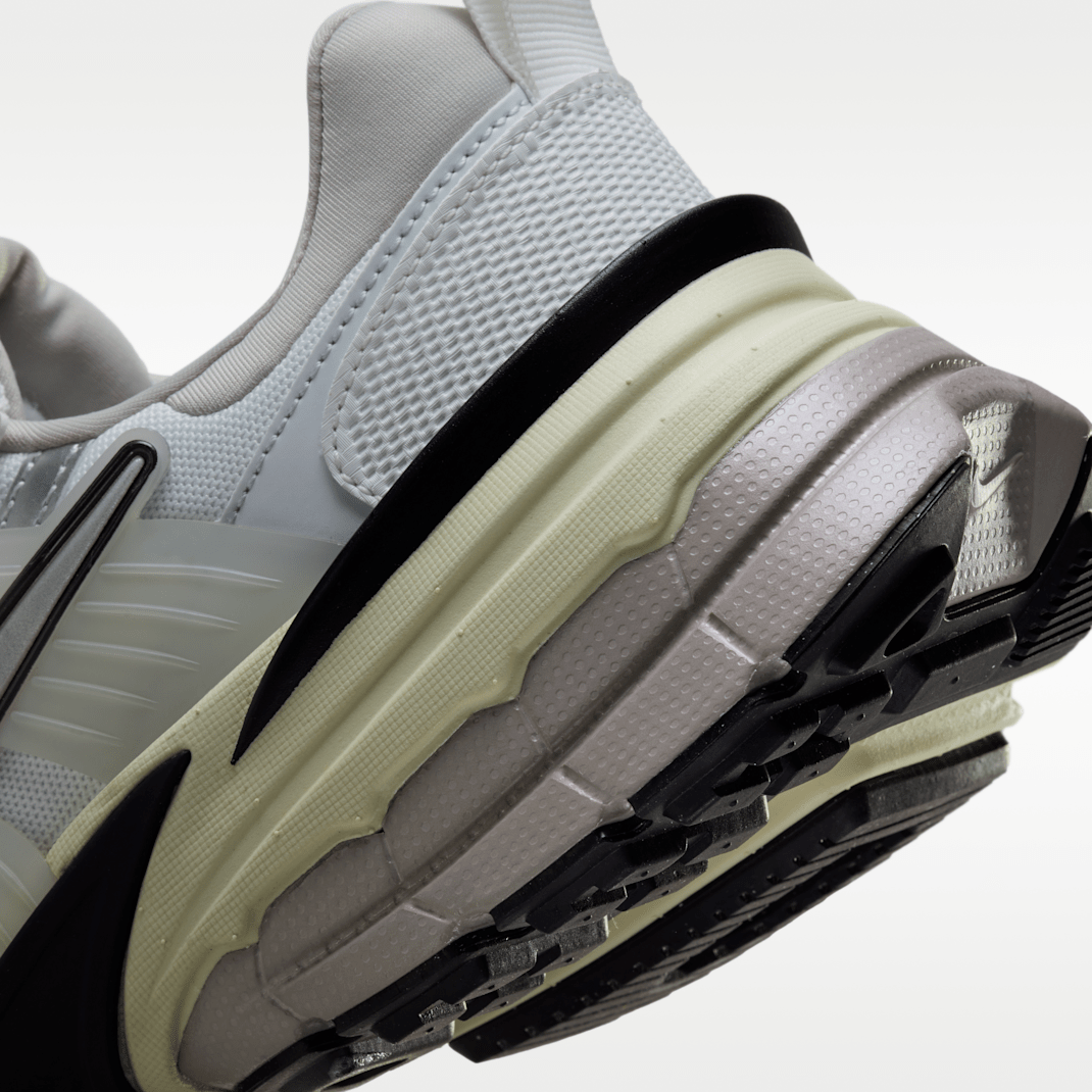 Summit White/Pure Platinum/Light Iron Ore/Metallic Silver