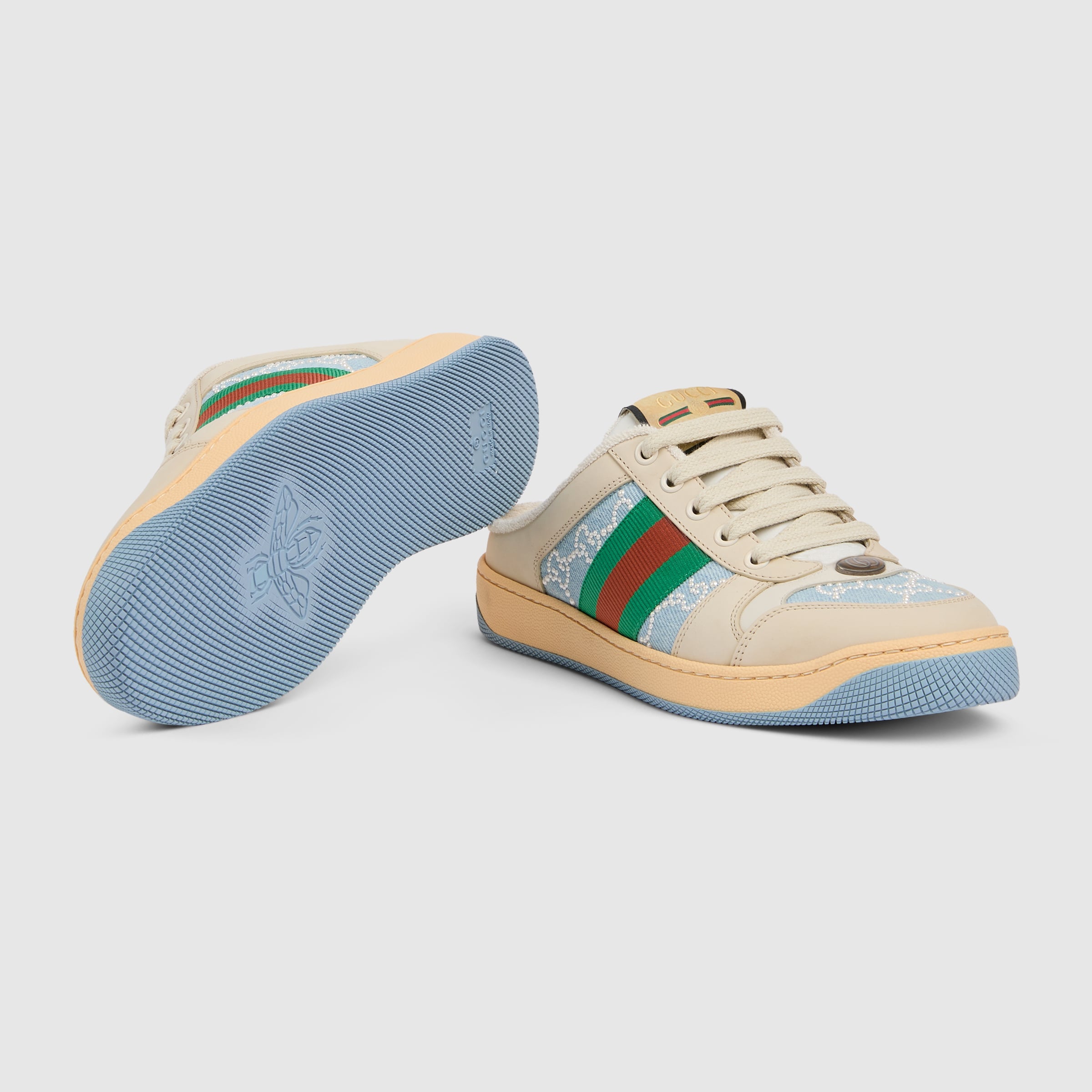 canvas con GG y perlas azul claro