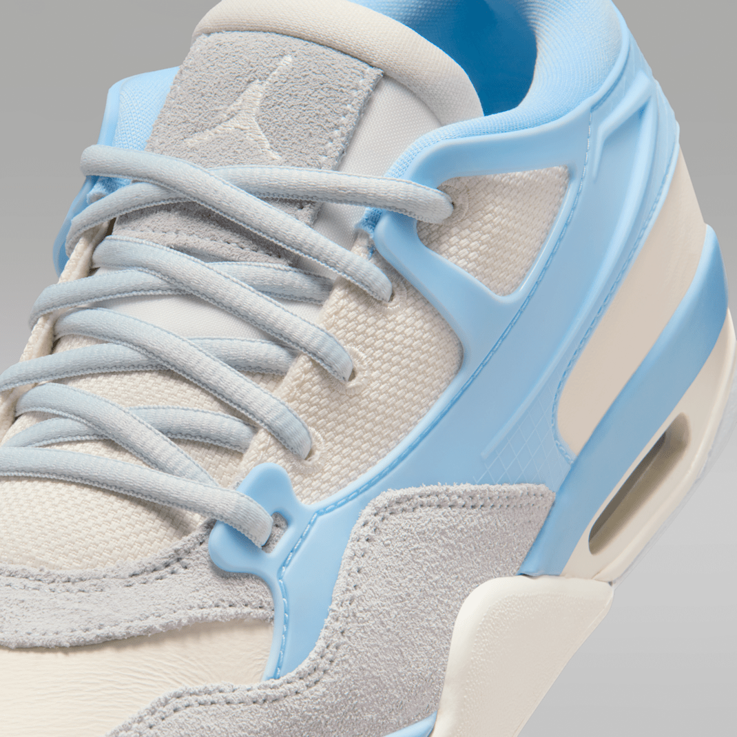 Psychic Blue/Pale Ivory/Aura