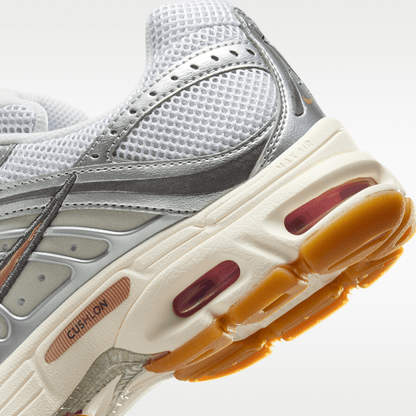 White/Metallic Silver/Metallic Dark Grey/Metallic Red Bronze