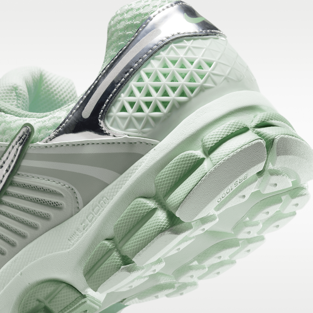 Barely Green/Steam/Spruce Aura/Metallic Silver
