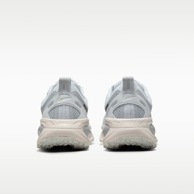 Pure Platinum/Light Pumice/Barely Green/Metallic Silver