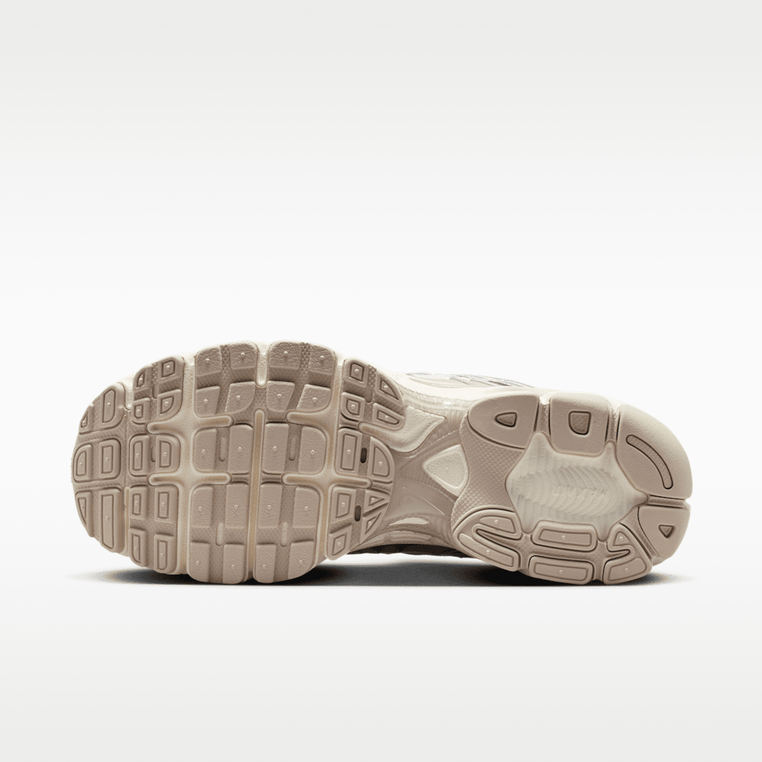 Pale Ivory/Metallic Silver/Light Orewood Brown/Sail