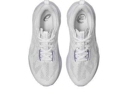 White/Lilac Hint