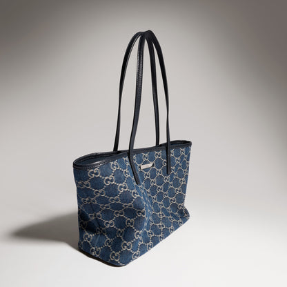 denim azul oscuro con GG