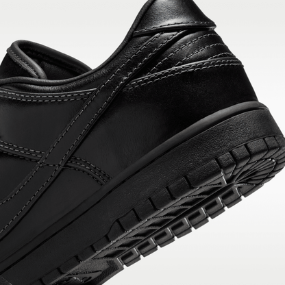 Black/Black/Black