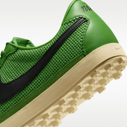 Chlorophyll/Muslin/Black