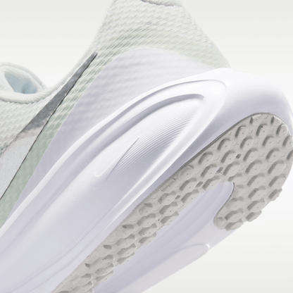 Off White/Barely Green/Malachite/Metallic Silver