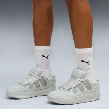 Cool Light Gray-Gray Echo
