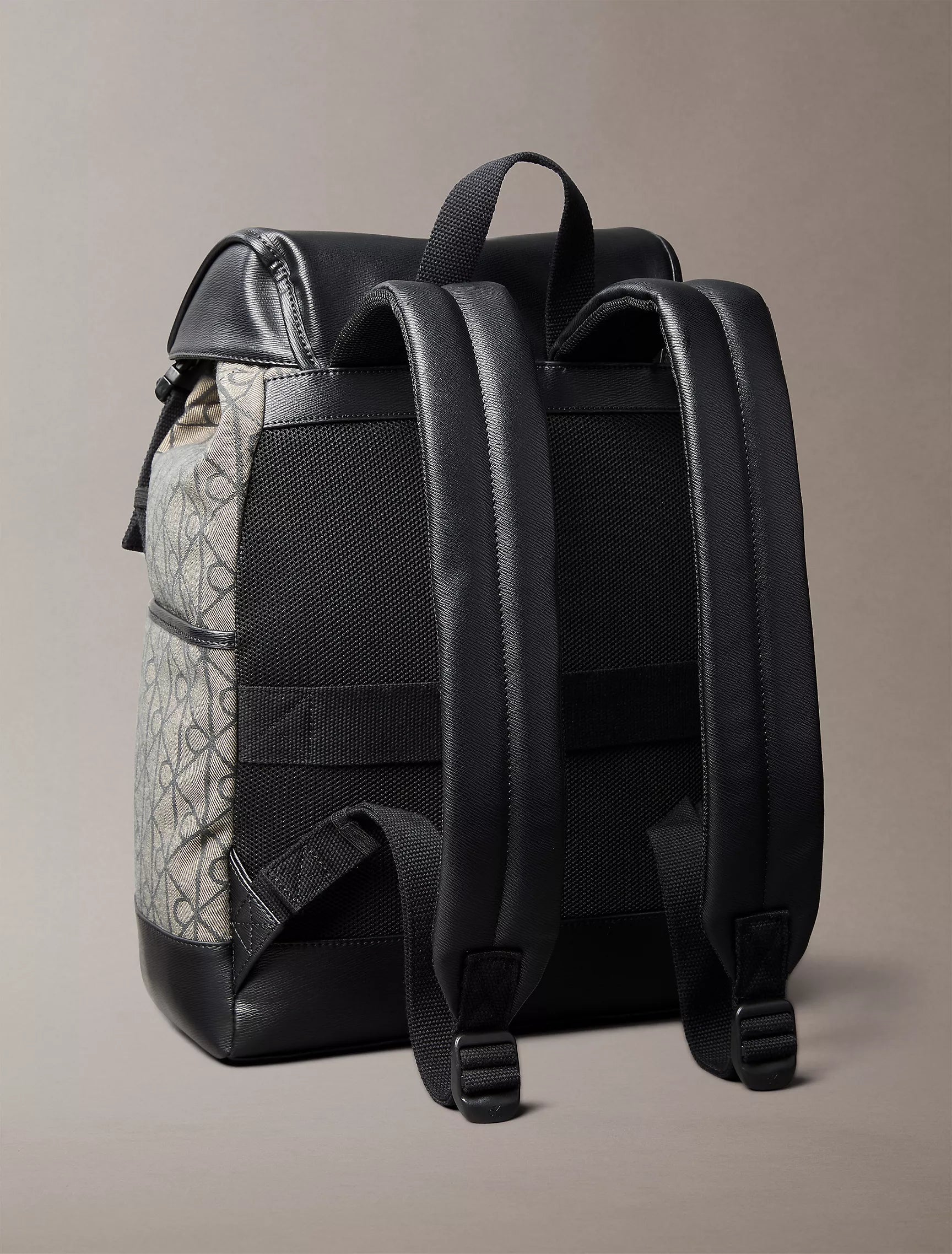 Lotus Beige / Black Aop