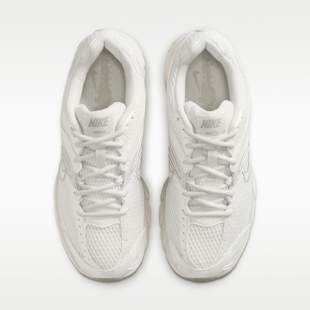 Phantom/Light Bone/Sail/Metallic Summit White