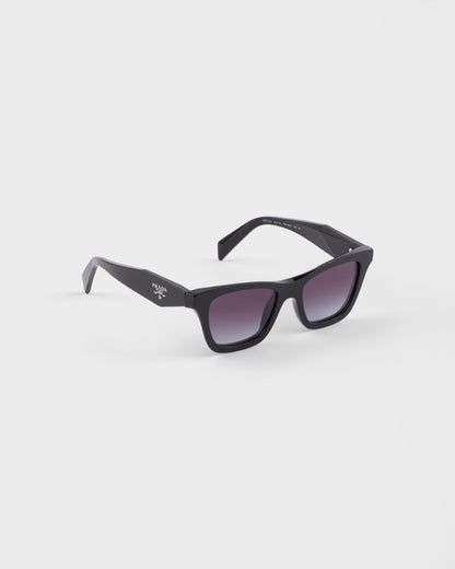 Lentes con sombreado gris humo