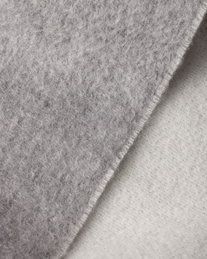 Gris Nublado/Blanco Tiza