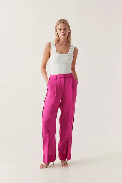 MAGENTA