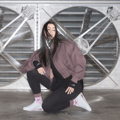 White/Light Magenta
