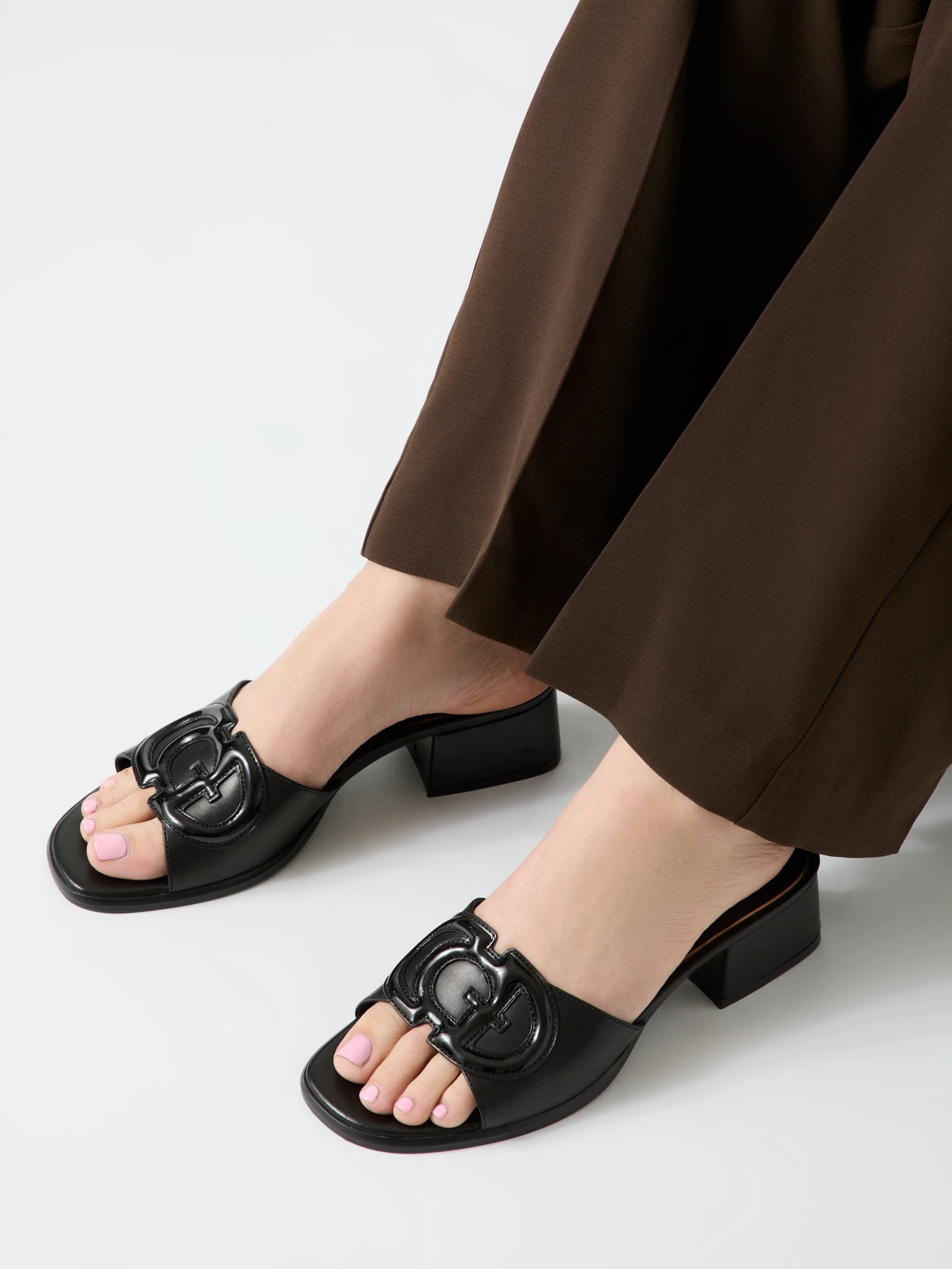 Black 001
