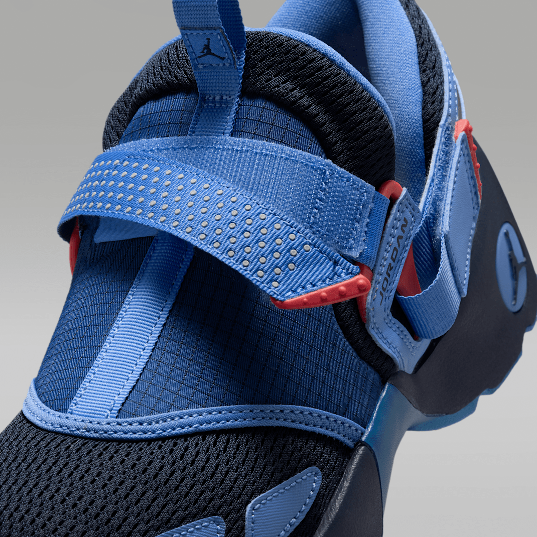 Blue Beyond/Track Red/Reflective Silver/Obsidian