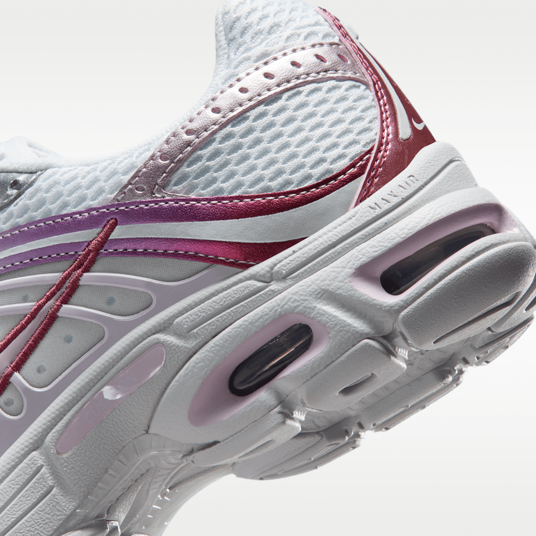 Off White/Metallic Silver/Mystic Dates/Bleached Lilac