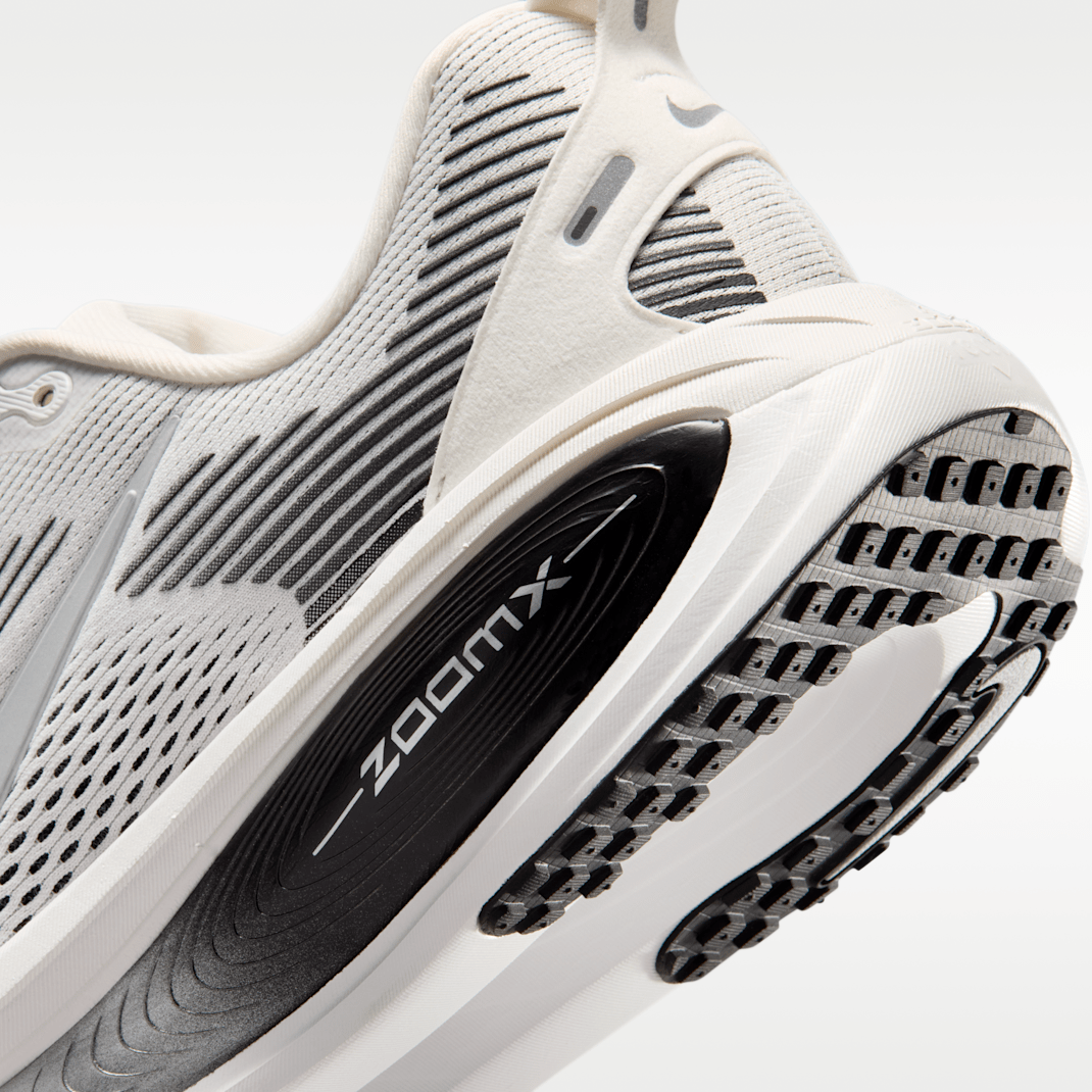 Summit White/Black/Off White/Metallic Silver