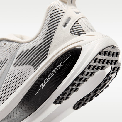 Summit White/Black/Off White/Metallic Silver