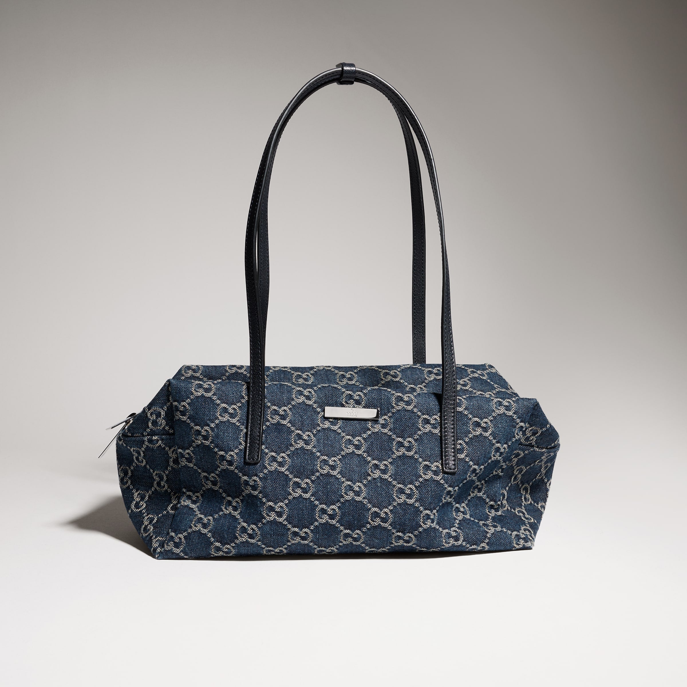 denim azul oscuro con GG