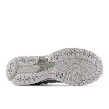 White With Silver Metallic And Deep End