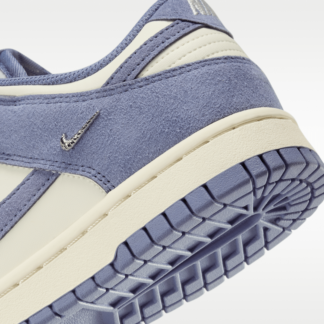 Sail/Metallic Silver/World Indigo