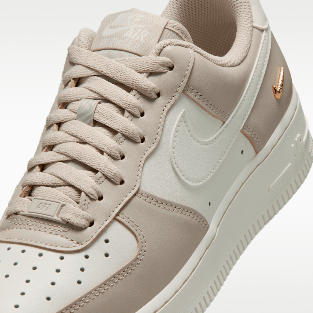 Cream II/Metallic Gold/Sail