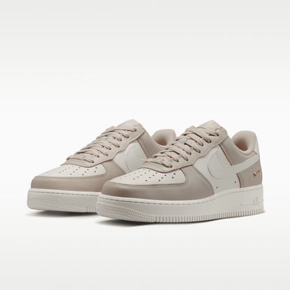 Cream II/Metallic Gold/Sail