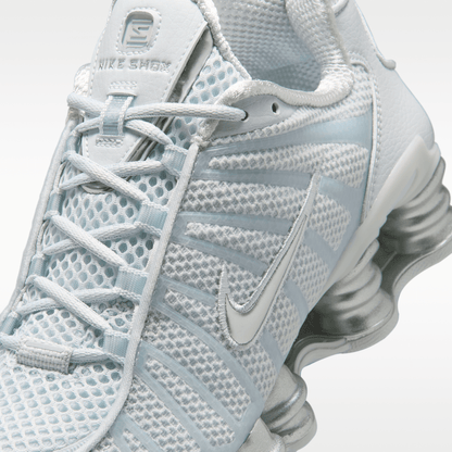 Pure Platinum/Metallic Silver