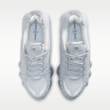 Pure Platinum/Metallic Silver