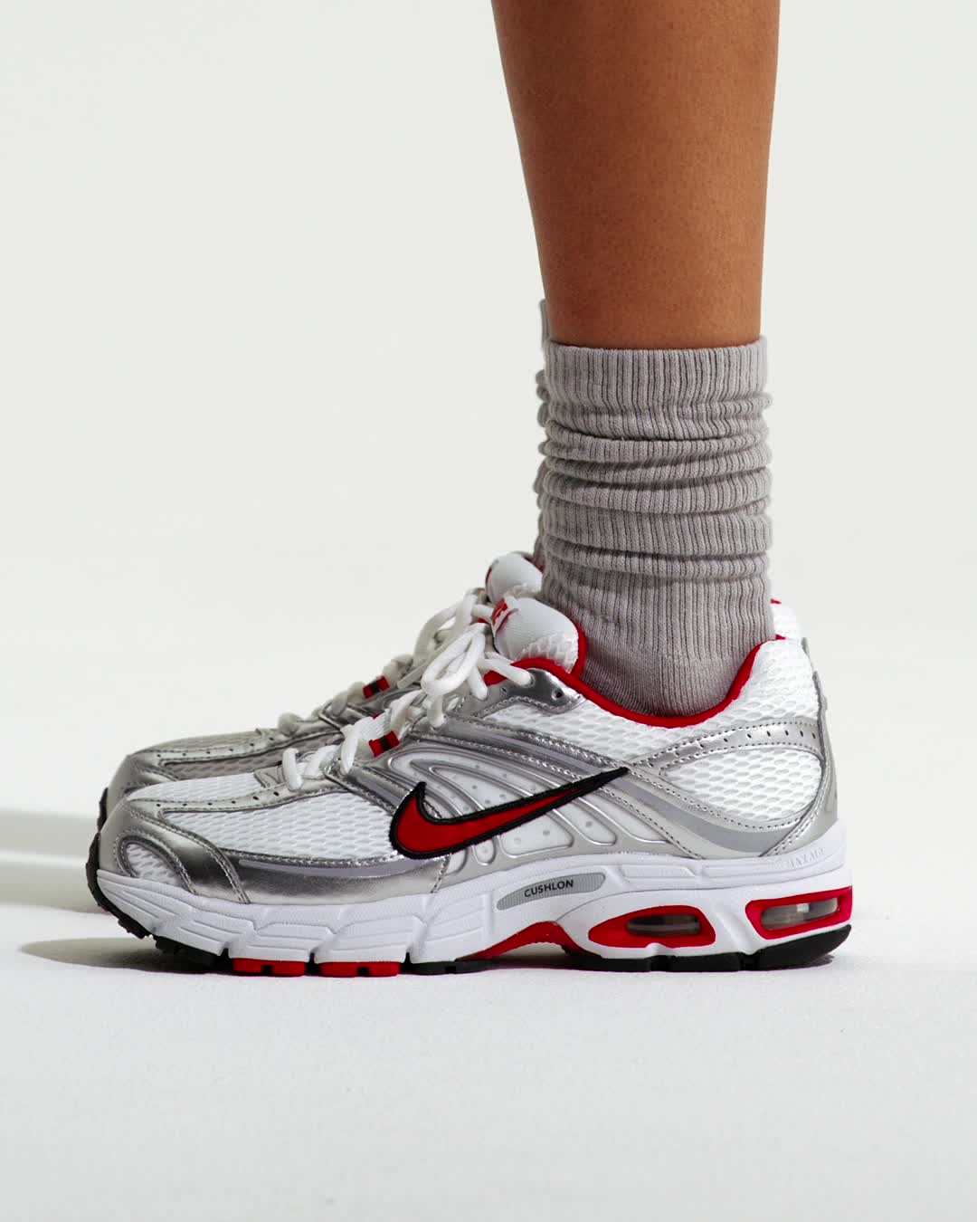 White/Metallic Silver/Black/University Red