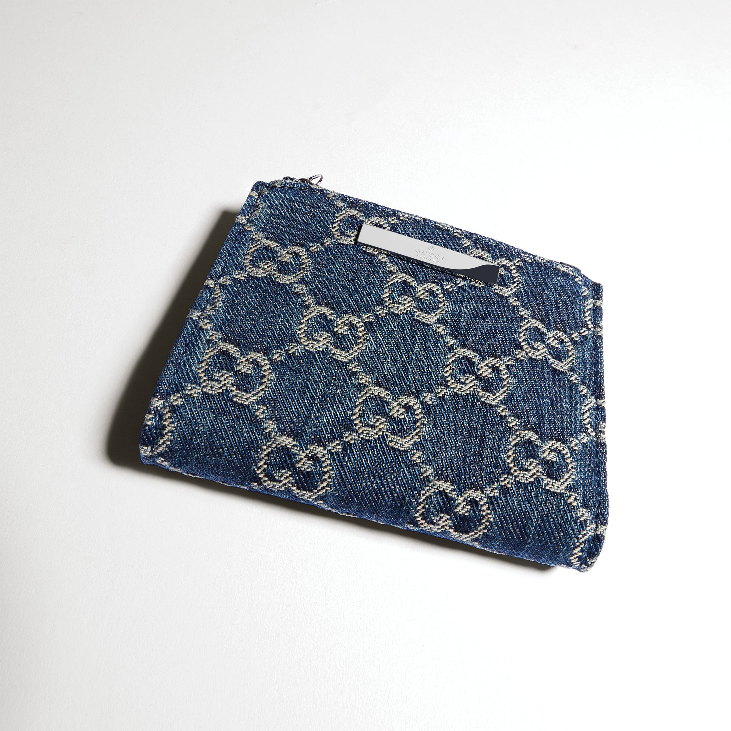 denim azul oscuro con GG