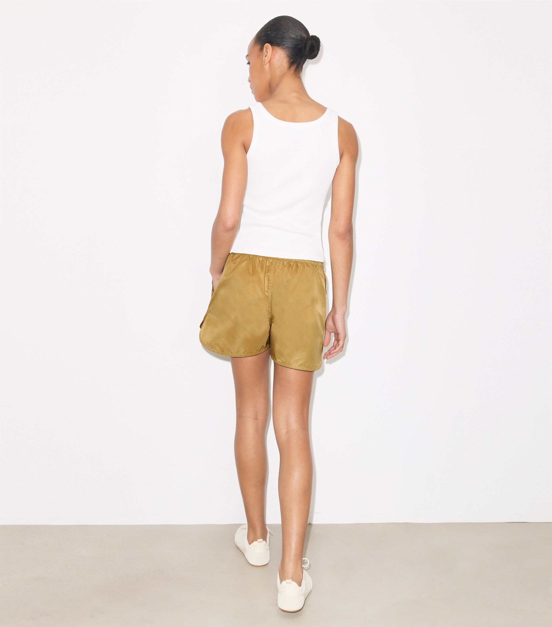 beige