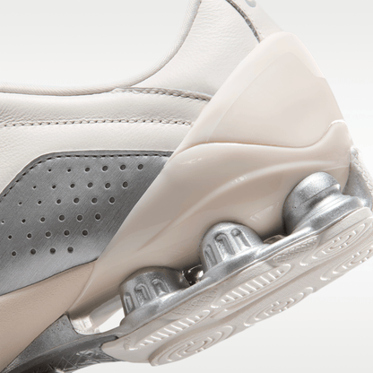Sail/Pale Ivory/Sail/Metallic Silver
