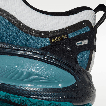 Off White/Smokey Blue/Bright Spruce/Black