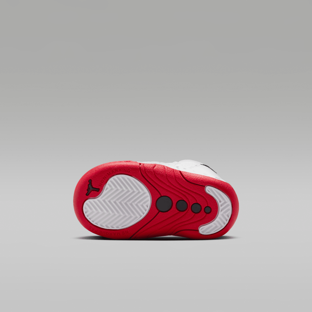 White/True Red/Metallic Silver/Black