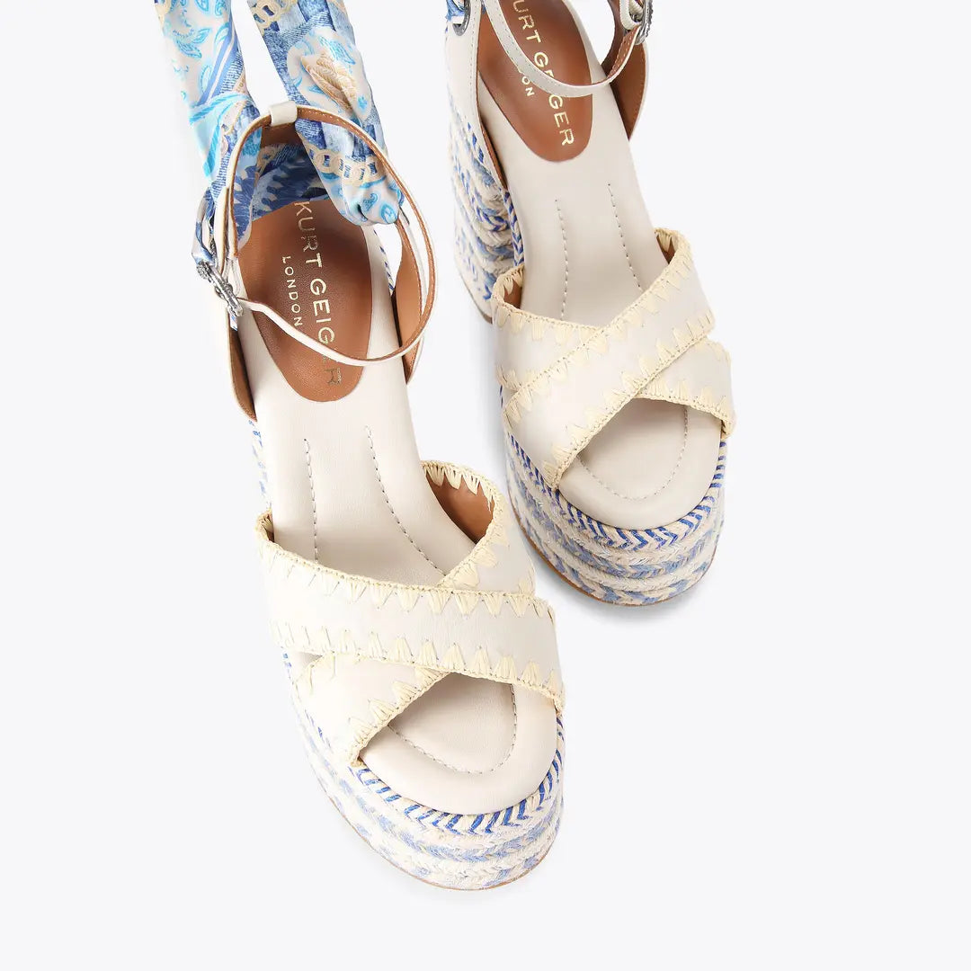 blue pale combination