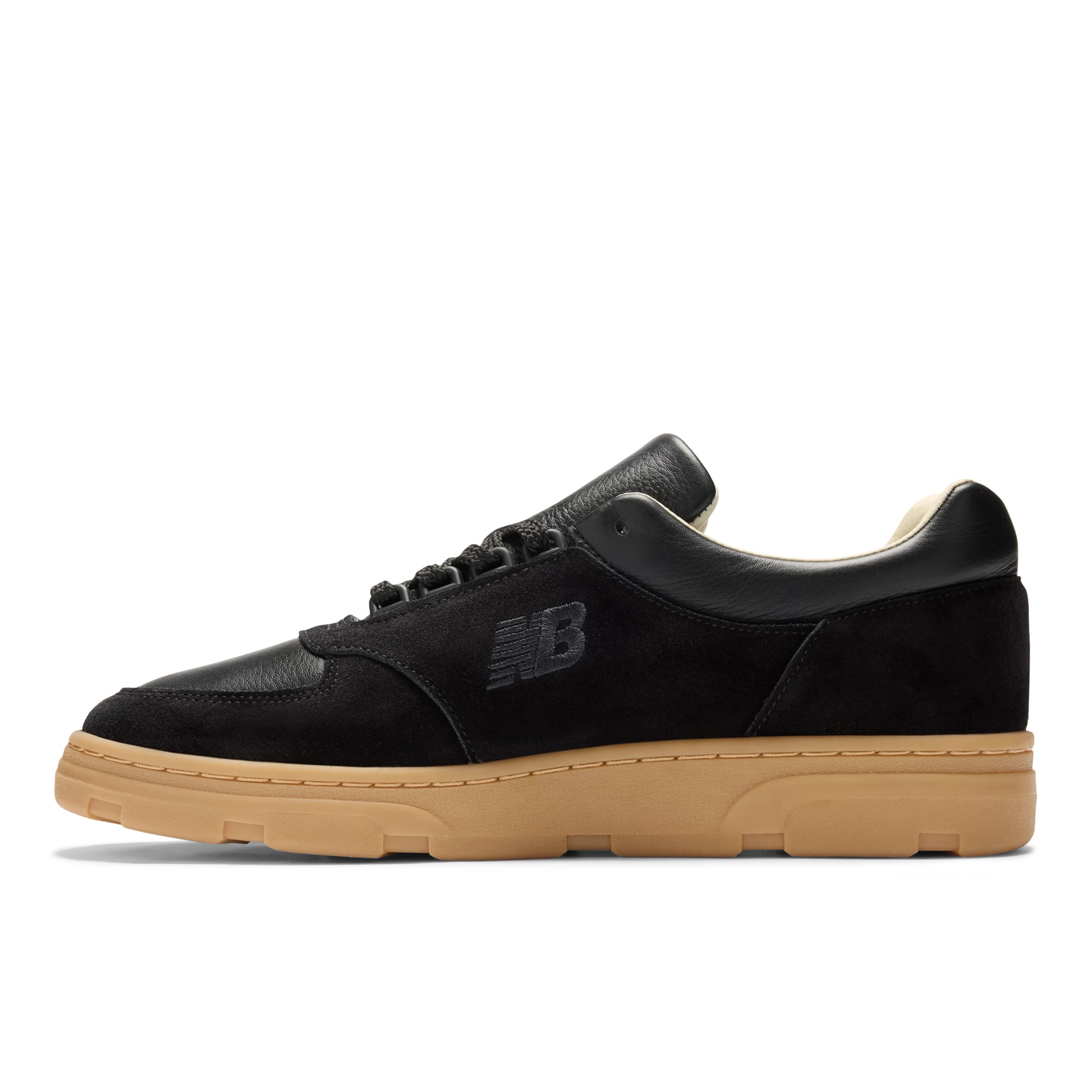Black With Chipmunk And Gum 090