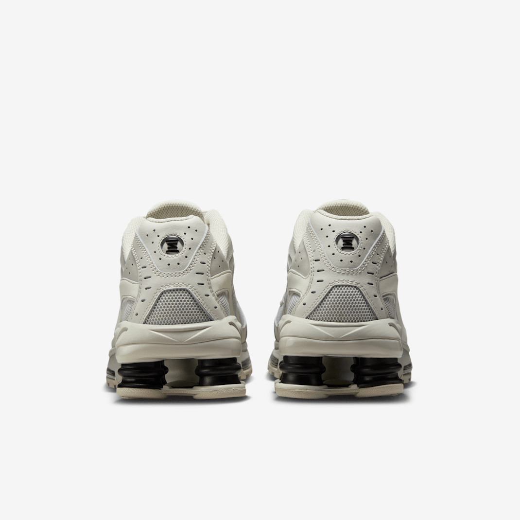 Light Bone/Black/Metallic Black