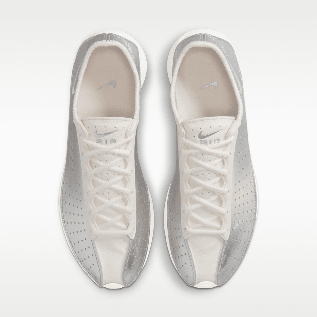 Pale Ivory/Metallic Silver/Volt/Pale Ivory