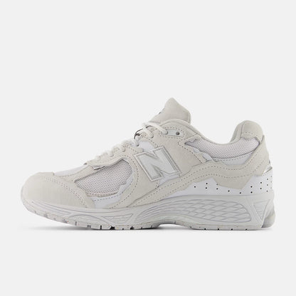White With Reflection And Silver Metallic